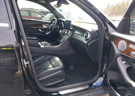 2017 Mercedes-Benz Glc 300 4Matic z USA, uszkodzony, nr VIN WDC0G4KBXHF130050